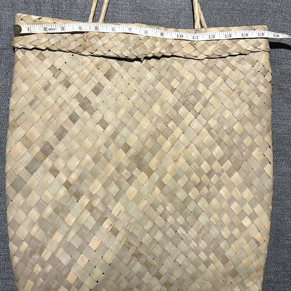 Natural woven banana leaf bag - Picture 5 of 5